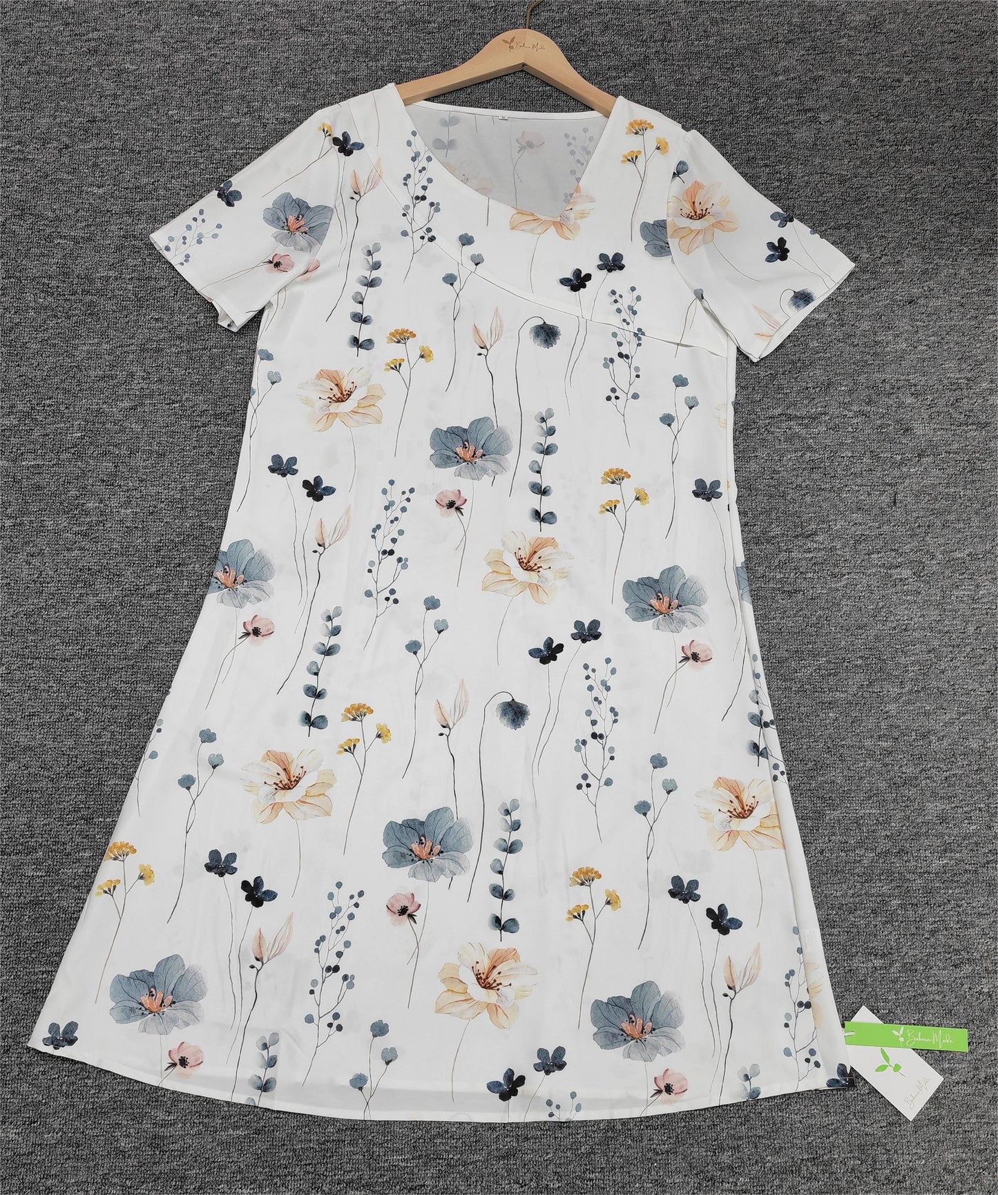 FallStil - Frisches weißes buntes Blumendruck V-Ausschnitt Minikleid