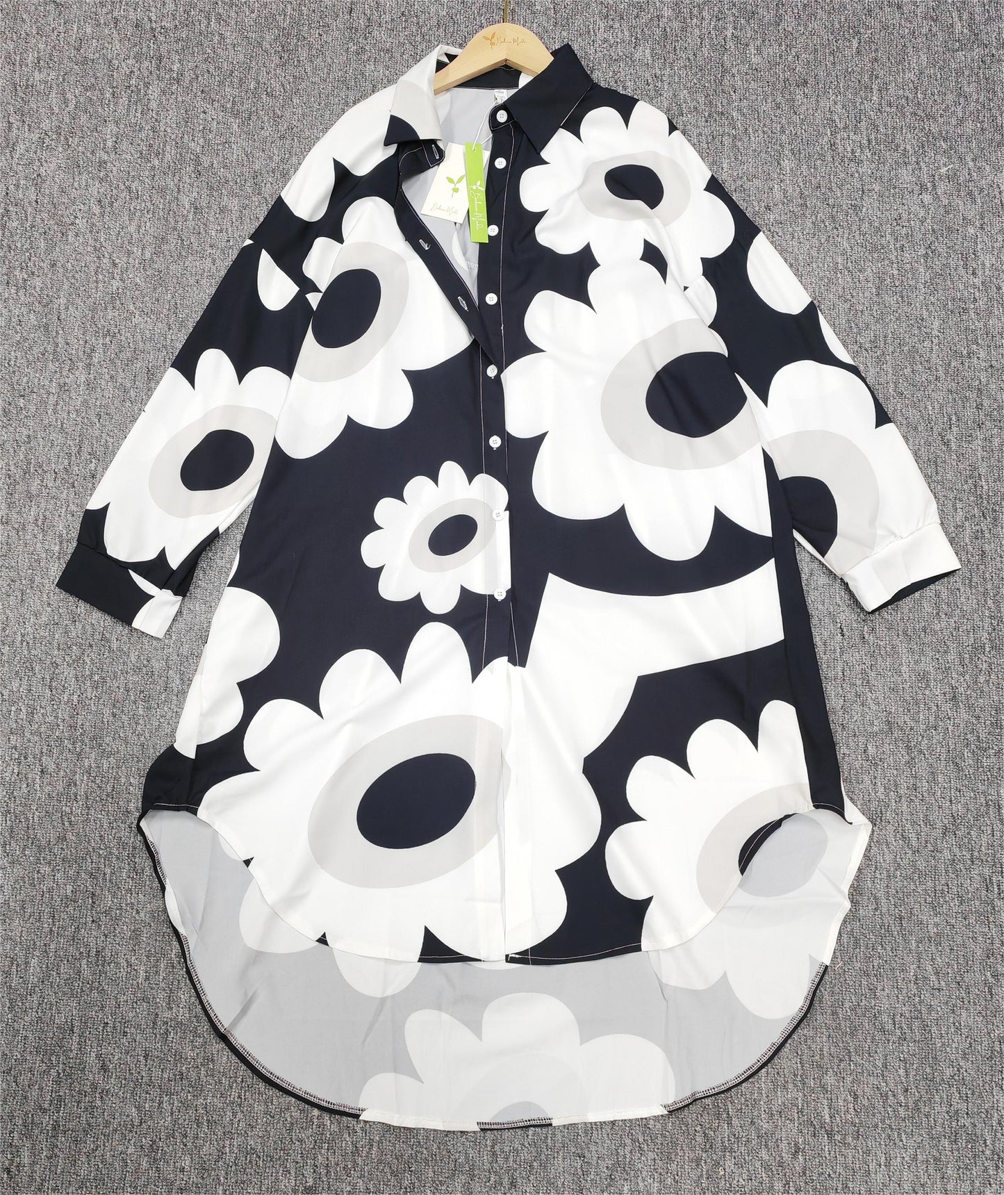 FallStil - Groovy Minikleid mit langen Ärmeln und Druck