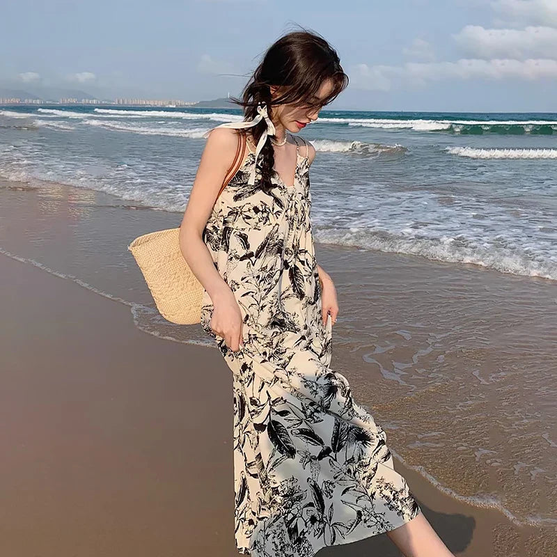 Livia - Florales Strandkleid mit V-Ausschnitt