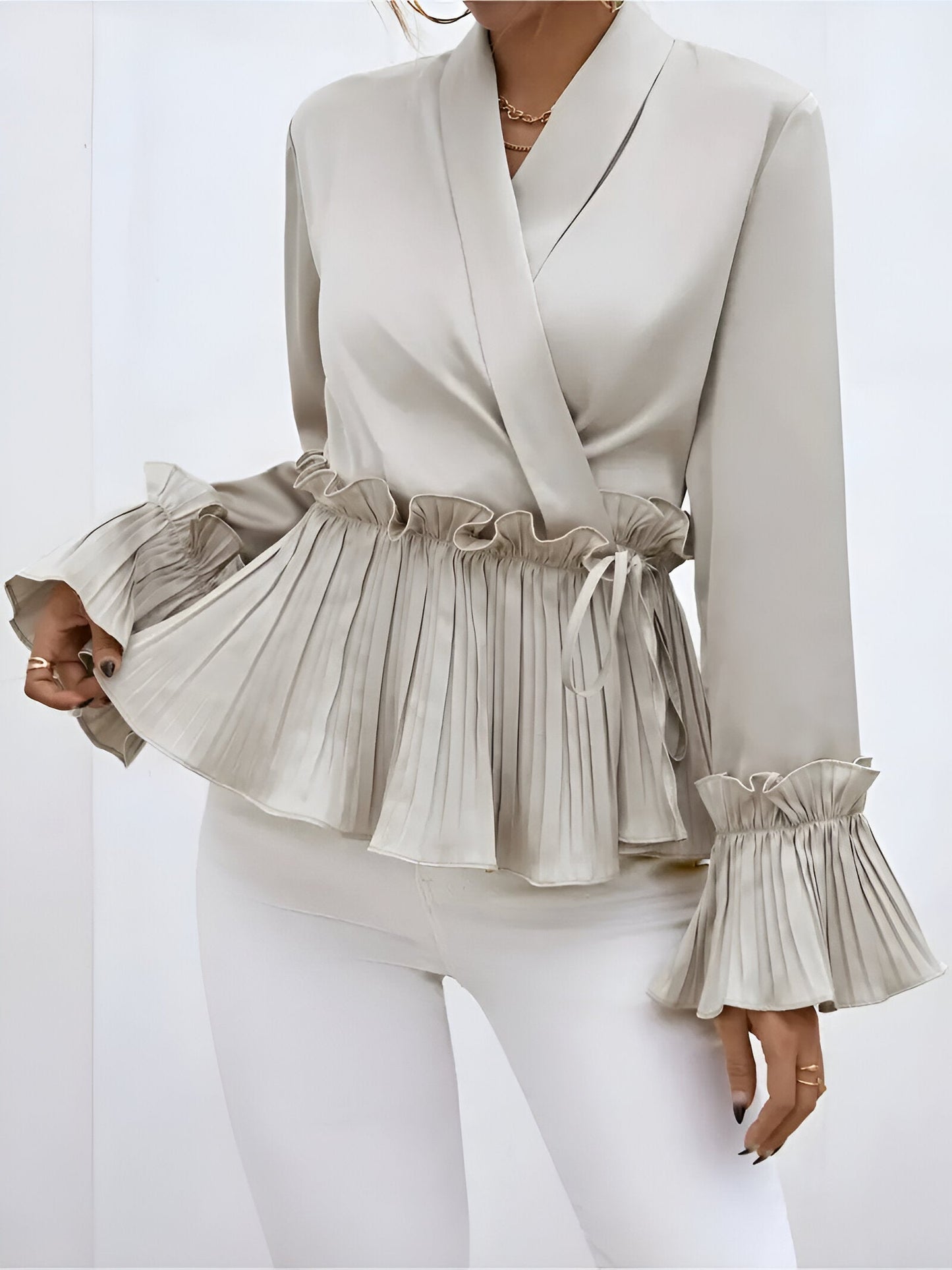 Eliska | Elegantes V-Ausschnitt Bluse mit Faltendetail