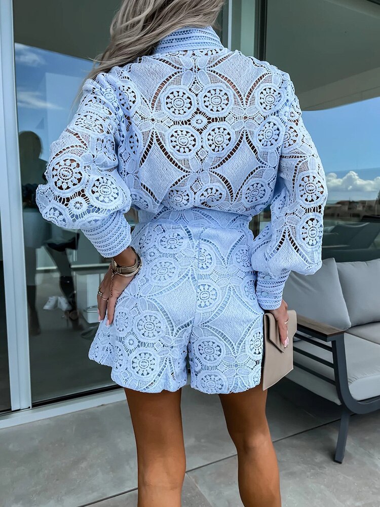 Devina - Langärmeliger Jumpsuit mit Spitze