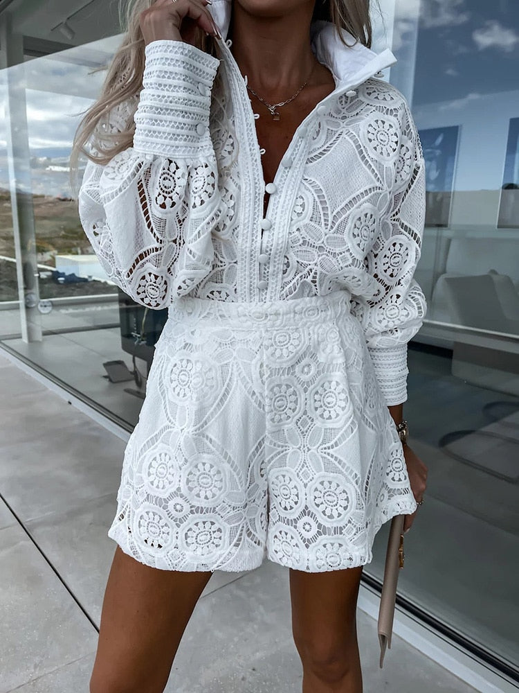 Devina - Langärmeliger Jumpsuit mit Spitze