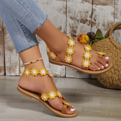 Trixie - Flache Sandalen mit Blumendekoration