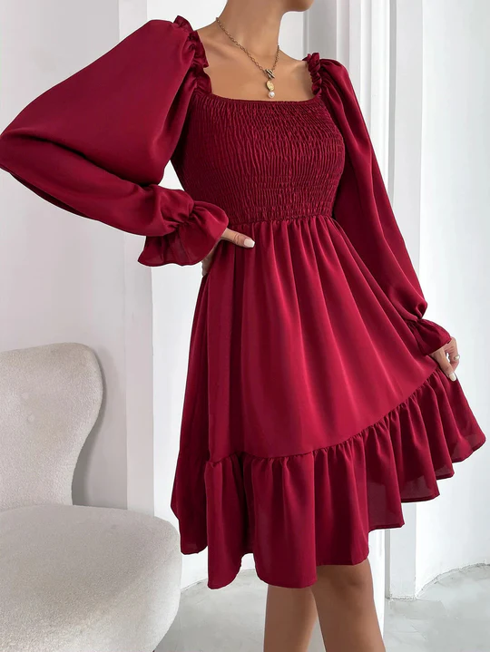 Darla - Elegantes Kleid Mit Quadratischem Ausschnitt