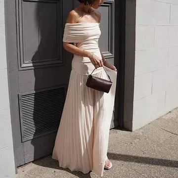 Hilma - Schulterfreies Plisseekleid
