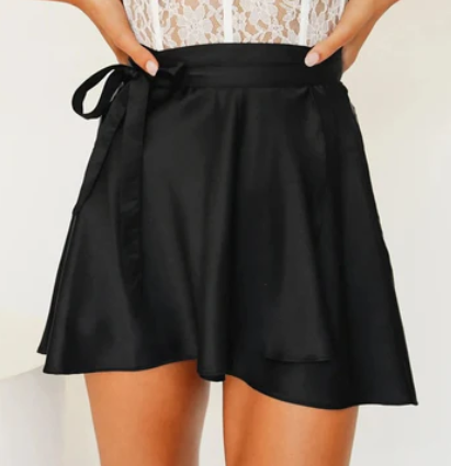 Phyllis - Satin mit hoher Taille