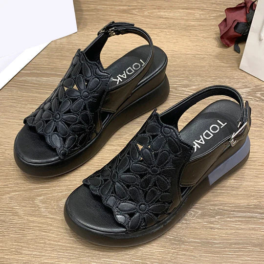 Kyra Louise - Ausgehöhlte Komfort-Sandalen