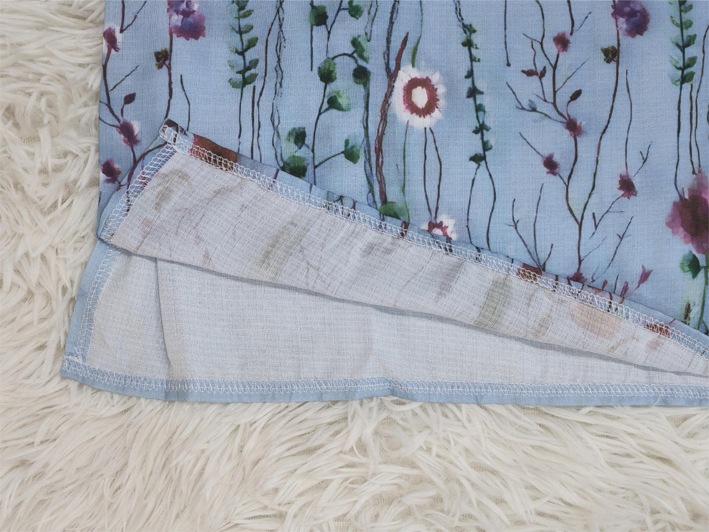 FallStil - Blaues Kurzarm-Top mit Rundhalsausschnitt