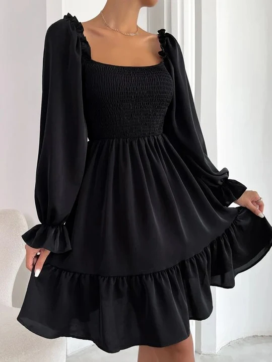 Darla - Elegantes Kleid Mit Quadratischem Ausschnitt