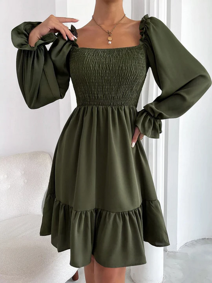 Darla - Elegantes Kleid Mit Quadratischem Ausschnitt