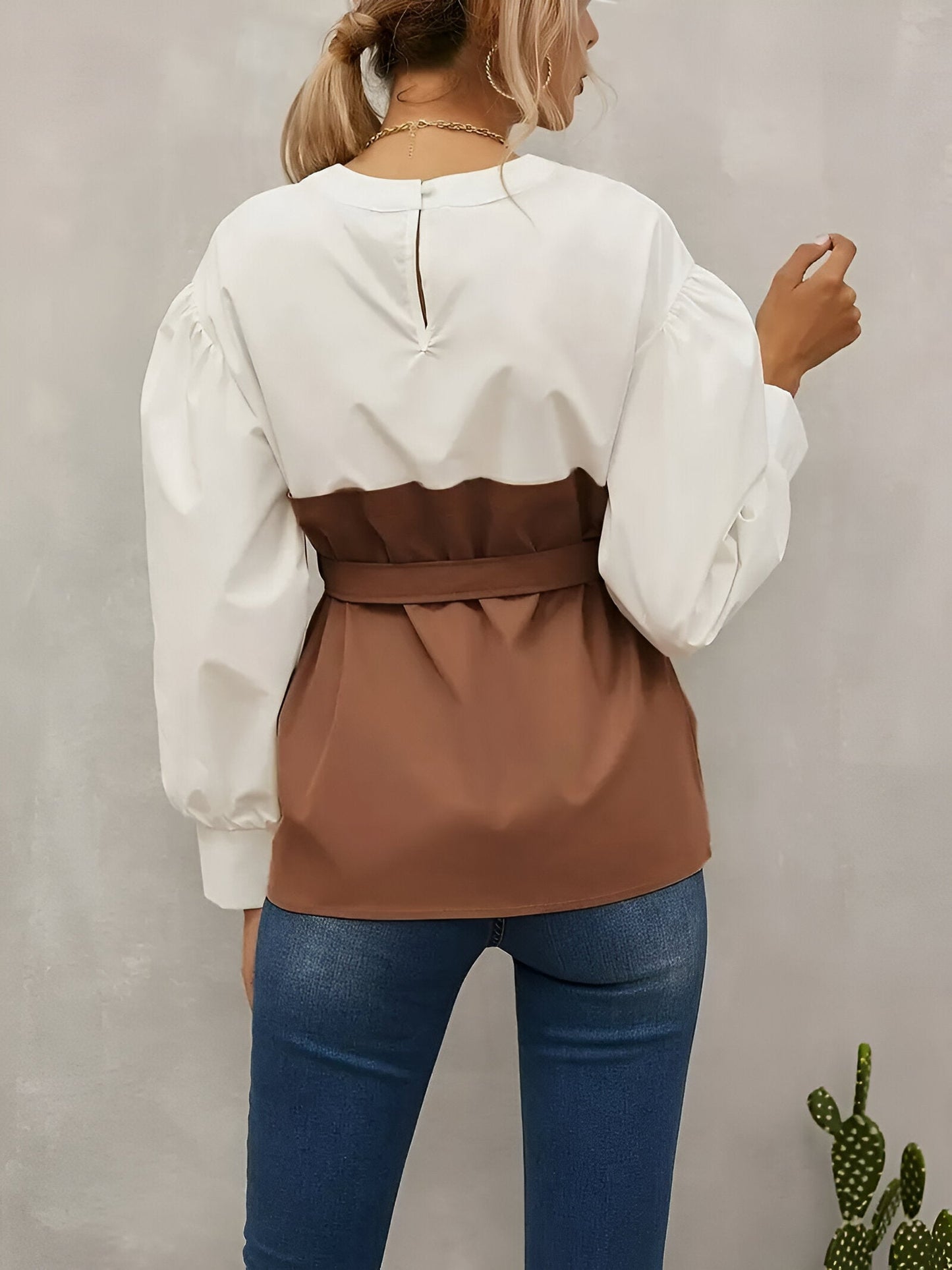 Edita | Elegantes Color-Blocking Faux-Zwei-Teile-Shirt für Damen