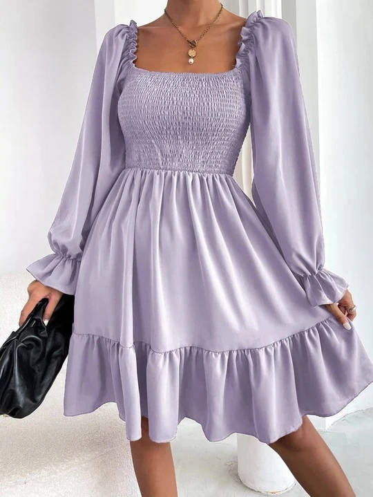 Darla - Elegantes Kleid Mit Quadratischem Ausschnitt