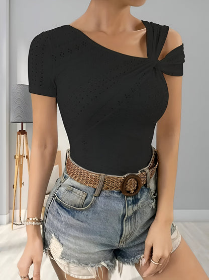 Malene | Elegante asymmetrische Schulterbluse