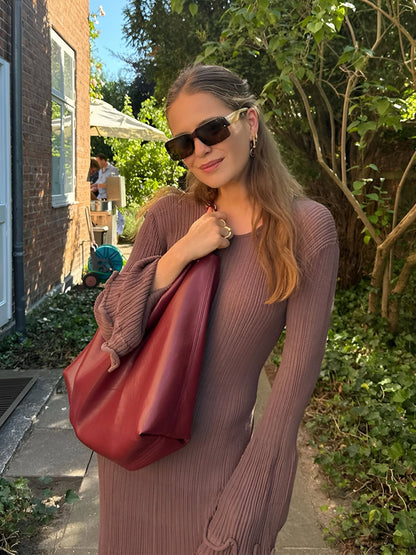 Tabea | Elegantes Weißes Strickkleid mit Volant-Saum