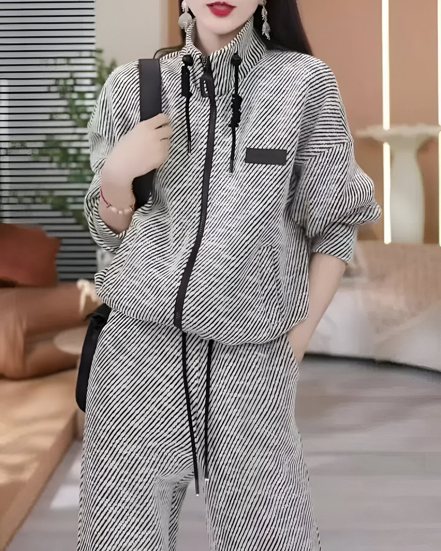 Amelita | Müheloser Stil mit einem auffälligen Streifen-Design