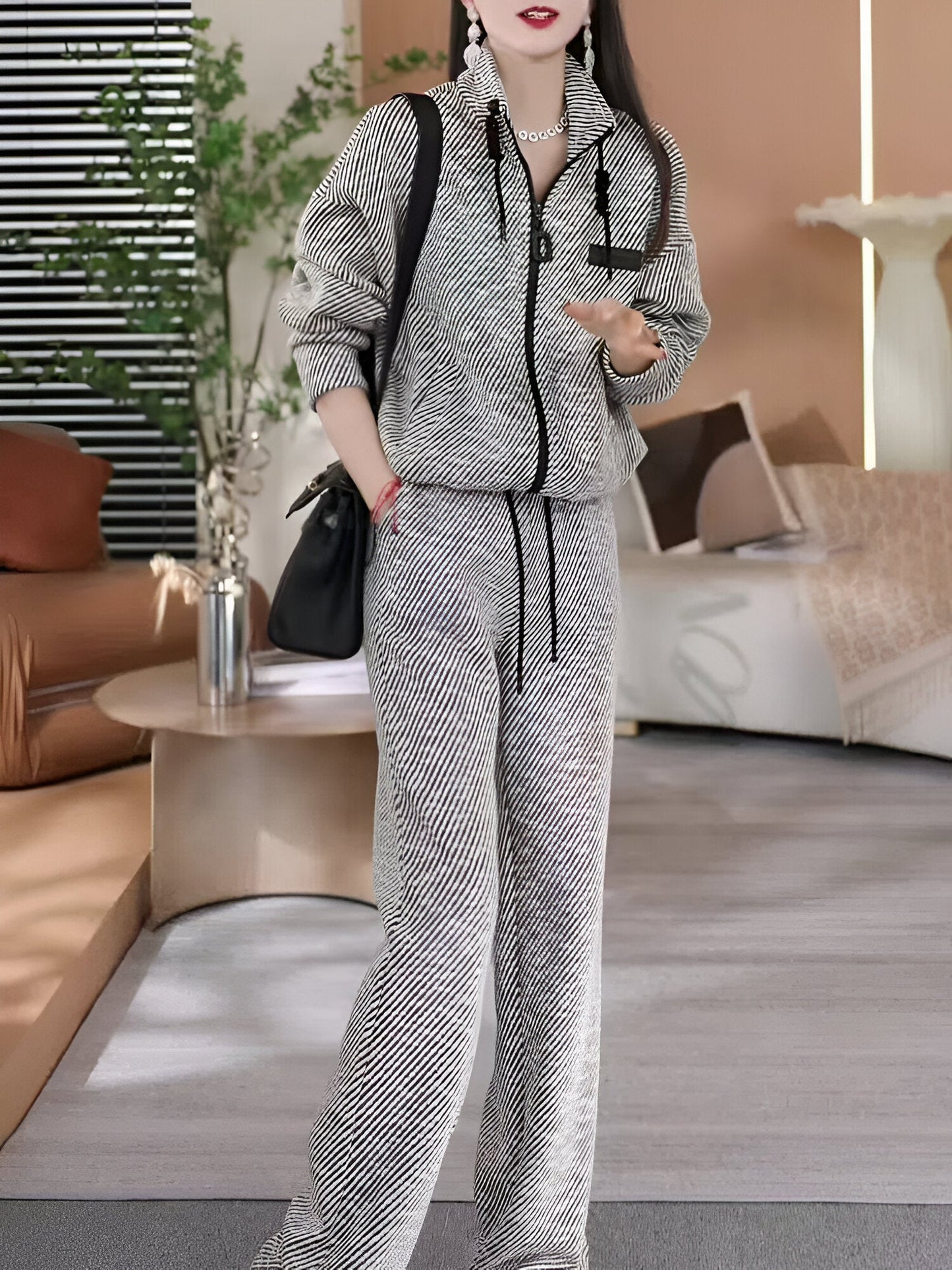 Amelita | Müheloser Stil mit einem auffälligen Streifen-Design