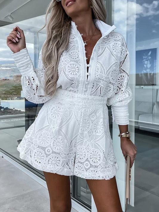 Devina - Langärmeliger Jumpsuit mit Spitze