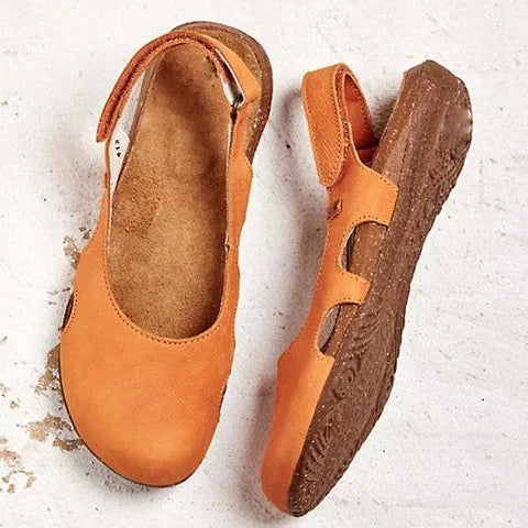 Ravena – Flache Ledersandalen mit Rückenrieme