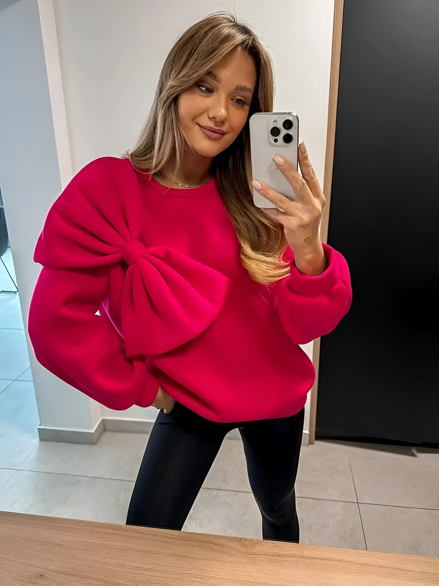 Delfine | Stylisches Sweatshirt mit großer Schleife