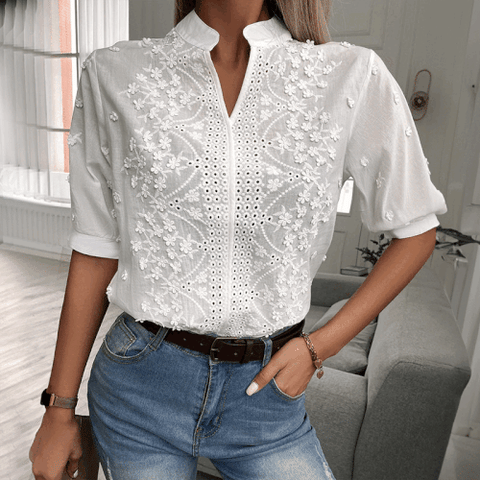 Chiara |  Bluse mit V-Ausschnitt und Spitze
