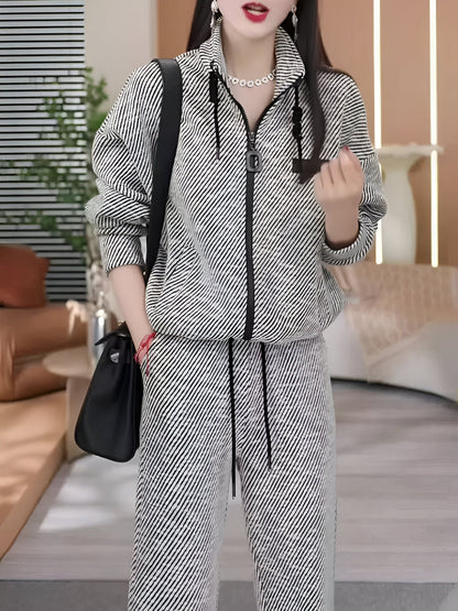 Amelita | Müheloser Stil mit einem auffälligen Streifen-Design