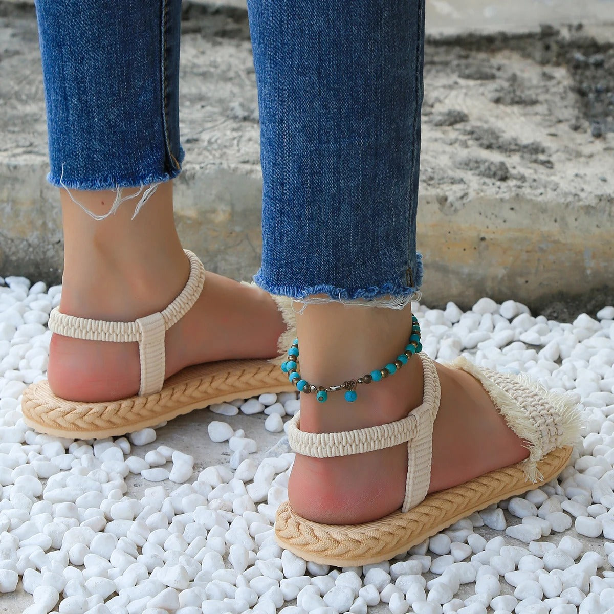 Paula - Sandalen mit Quasten-Schnürsenkeln