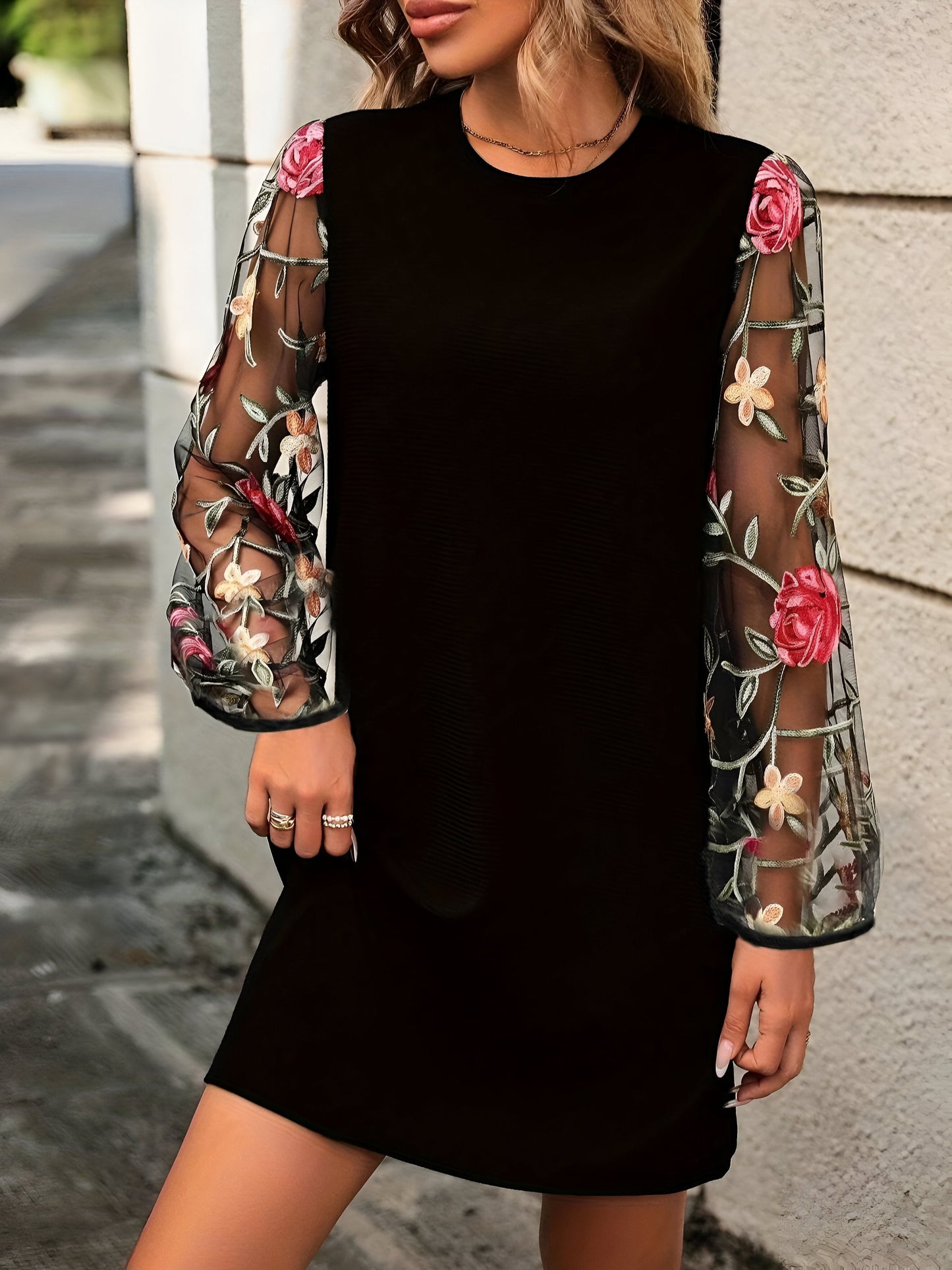Martina | Elegantes Patchwork-Spitzen- und Blumenstickerei-Schwarzes Kleid