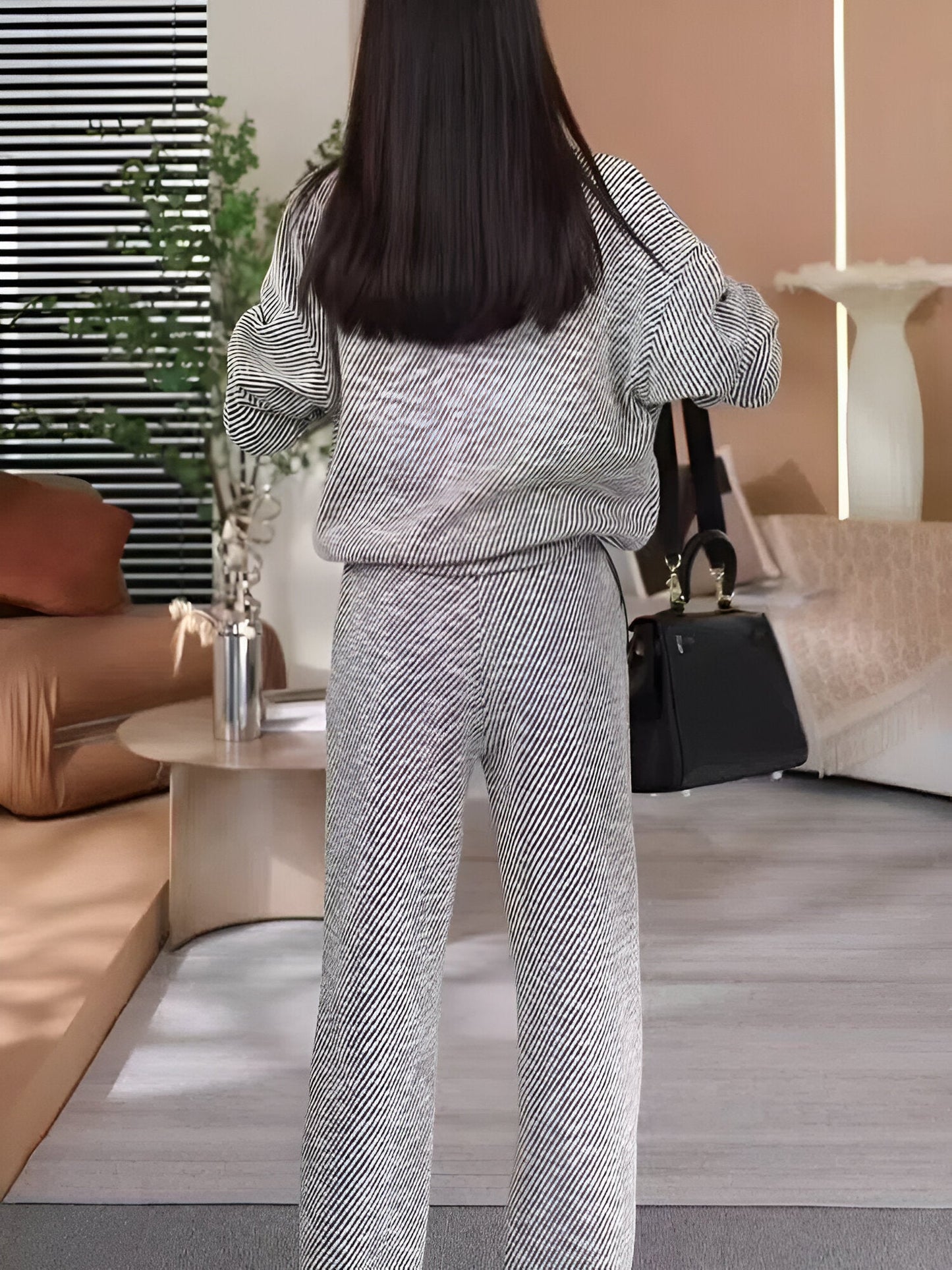 Amelita | Müheloser Stil mit einem auffälligen Streifen-Design
