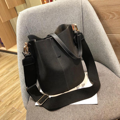 Laura | Unkomplizierte und trendige Tasche