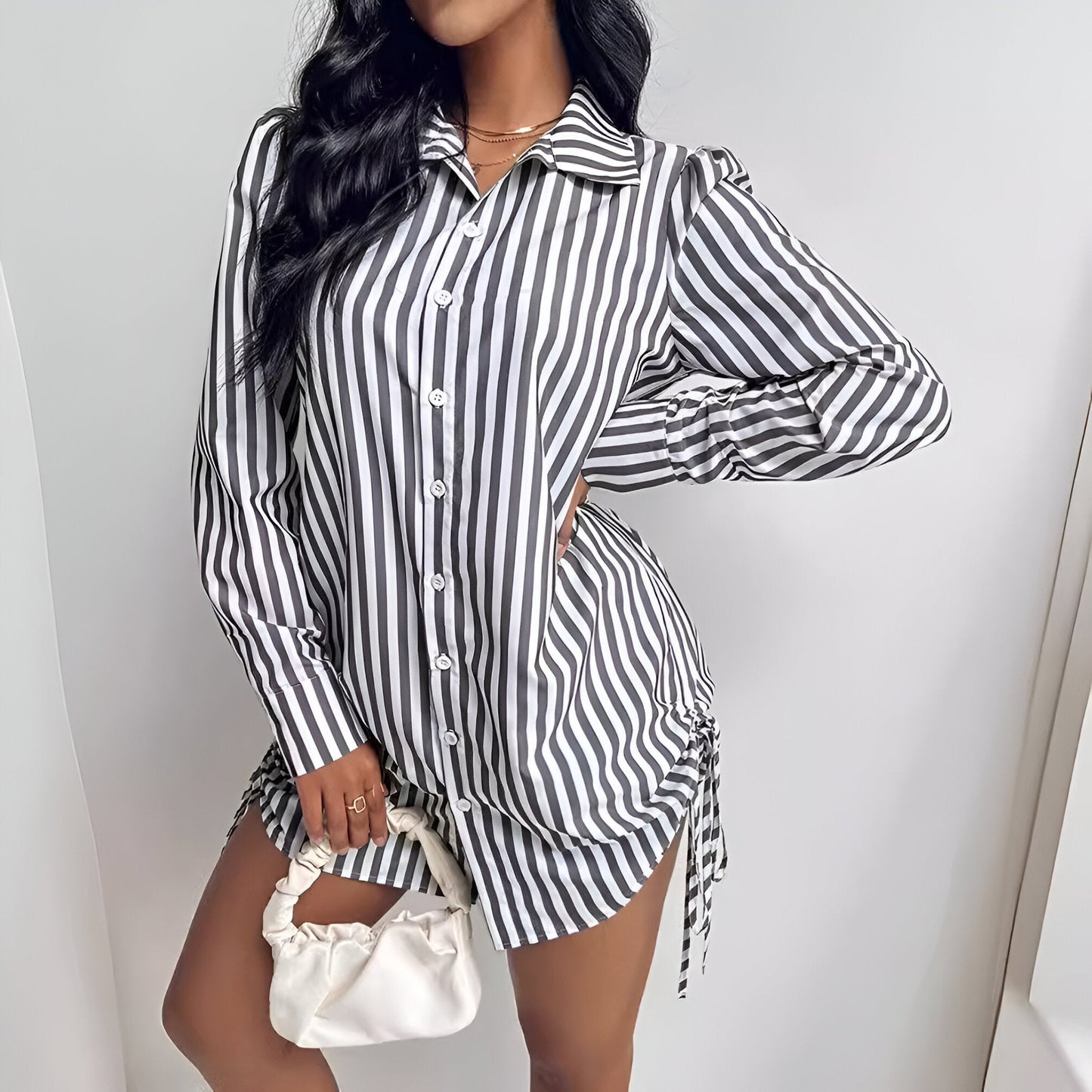 Calliope | Gestreiftes Spitzenhemdkleid mit Knopfverschluss